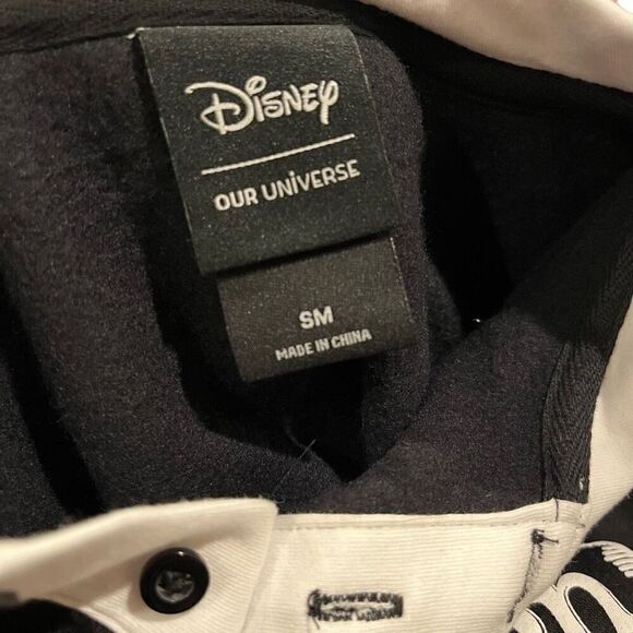 Disney Hocus Pocus Sanderson House Collared Sweatshirt Men’s Small - Picture 6 of 7